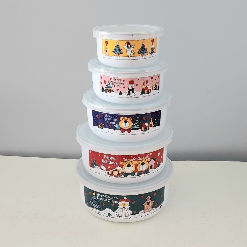 Metal graduated Christmas bowls 5 bowls with lids